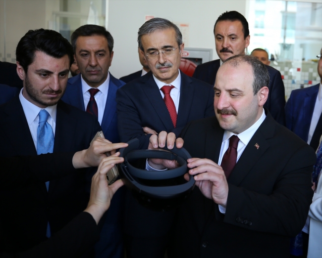 Bakan Varank Teknopark İstanbul'u ziyaret etti